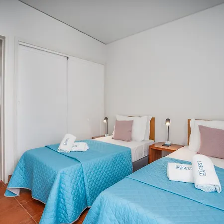 Σπίτι διακοπών 4 *